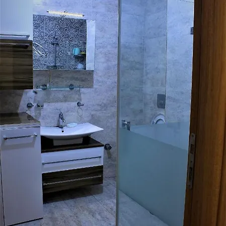 For 6 Person, Peaceful Apartment *